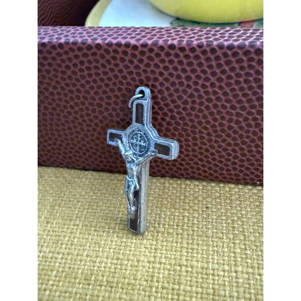 Unique cross with Jesus